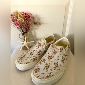 Women’s floral vans. Women’s size 10.